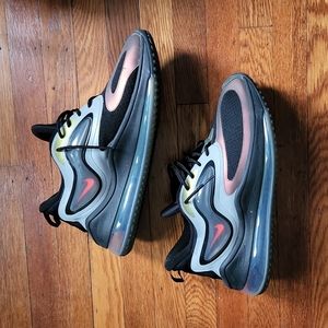 NIKE AIR MAX 720